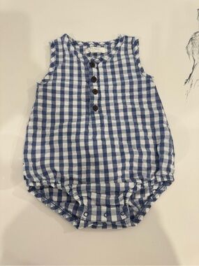 KENDI by Colored Organics Organic Baby Wren Seersucker Bubble Romper in Marino